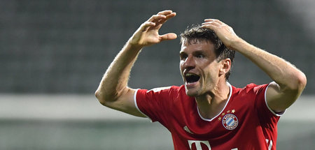 Wo sind die Bengalos, wenn man sie mal braucht? Ironiker Thomas ...