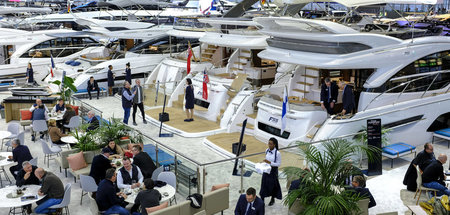 Krise? Dann gibt’s erst nächstes Jahr eine neue Luxusjacht. Boot... Krise? Dann gibt’s erst nächstes Jahr eine neue Luxusjacht. Boot...