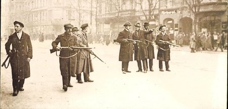 Bewaffnete Arbeiter im Januar 1919 in Berlin