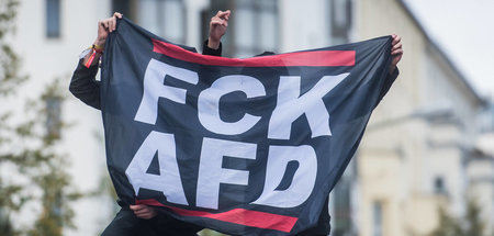 Immer wieder versucht die AfD, ihre Kritiker mundtot zu machen (...
