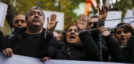 Verfolgung von oppositionellen Journalisten: Proteste in Ankara ...