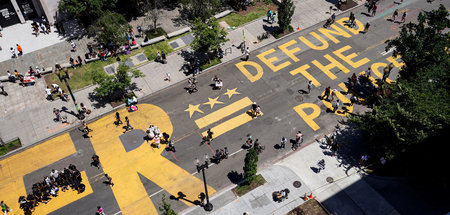 Kein »Black Lives Matter« ohne »Defund the Police«. Eine Straßen...