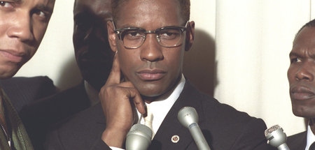 Malcolm X (Denzel Washington) ist vom kleinen Straßengangster zu...