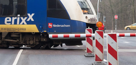 Zu_kurz_geratene_Bah_60312327.jpg