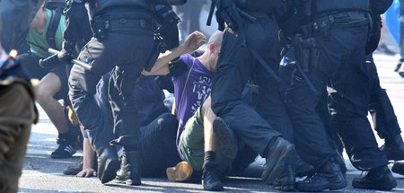 Der rüde Umgang mit Demonstrierenden während des G-20-Gipfels wu...