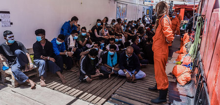 Gerettete FLüchtlinge auf der »Ocean Viking« (5.7.2020)