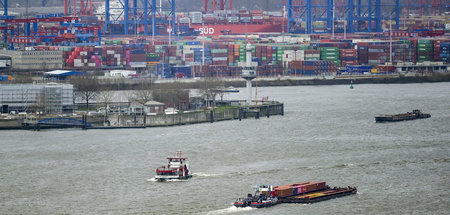 Verschärfter Konkurrenzkampf belastet Hafenbetreiber: Containert... Verschärfter Konkurrenzkampf belastet Hafenbetreiber: Containert...