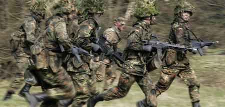 Ein größeres Heer verleitet auch dazu, es in den Krieg zu schick... Ein größeres Heer verleitet auch dazu, es in den Krieg zu schick...