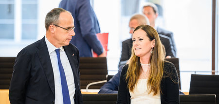 Hessens Innenminister Peter Beuth (CDU) und Janine Wissler (Die