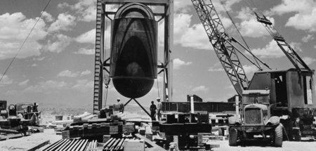 Um die erste Atombombe der Welt zu testen, wurde eigens ein Stah...