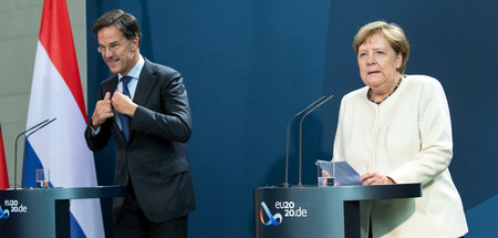 Mark Rutte, Ministerpräsident der Niederlande, mimt den harten H...