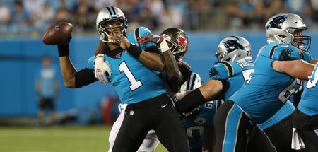 Cam Newton (1), damals noch Quarterback bei den Carolina Panther... Cam Newton (1), damals noch Quarterback bei den Carolina Panther...