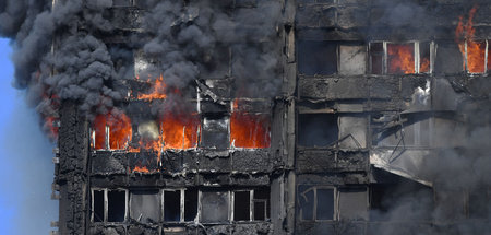 Brutaler Tod: Der Grenfell Tower in London brannte in der Nacht ...