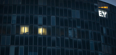 Omnipräsent: Bürogebäude des Beratungs- und Prüfkonzerns Ernst &... Omnipräsent: Bürogebäude des Beratungs- und Prüfkonzerns Ernst &...