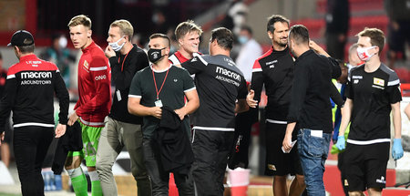 Der Vorstoß von Union Berlin, wieder Zuschauer ins Stadion zu la... Der Vorstoß von Union Berlin, wieder Zuschauer ins Stadion zu la...