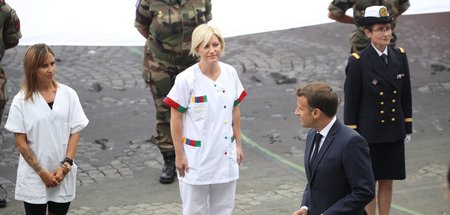 Für die präsididale Feier in Paris wurden Krankenhausbeschäftigt... Für die präsididale Feier in Paris wurden Krankenhausbeschäftigt...