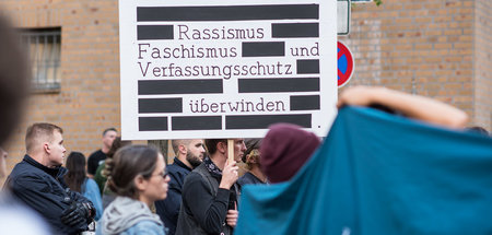 Faschistisch unterwandert? Neben der Polizei steht der Inlandsge...