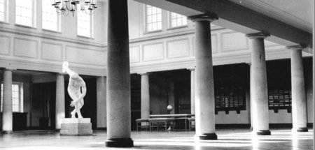 Dreh- und Angelpunkt des DDR-Sports: Vorhalle der Deutschen Hoch...