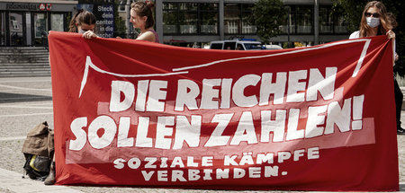 Klare Aussage auf der Kundgebung des Aktionsbündnisses »Nicht au...