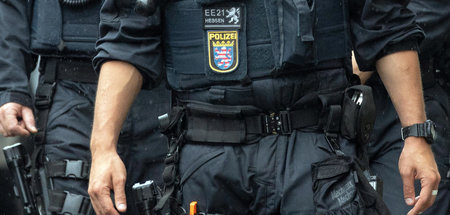 Lübcke-Prozess: Polizisten sichern das Gerichtsgebäude (Frankfur...