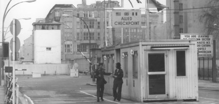 US-Soldaten am Grenzübergang Checkpoint Charlie 1980 in Westberl...