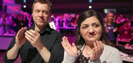 Özlem Demirel (r.) und Martin Schirdewan, Spitzenkandidaten der ...