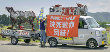 Rinderzüchterprotest in der Nähe von Fukushima: »Unser Freund, d... Rinderzüchterprotest in der Nähe von Fukushima: »Unser Freund, d...