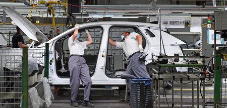 Automobilbauer: Produziert wird, Abnehmer lassen sich eher wenig... Automobilbauer: Produziert wird, Abnehmer lassen sich eher wenig...