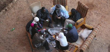 Alltag für Familien in Harares Armenvierteln: Leben mit dem weni...