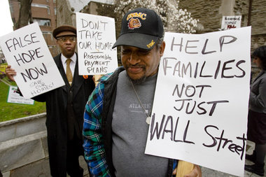 »Helft den Familien, nicht Wall Street«: Demonstration in Philad...