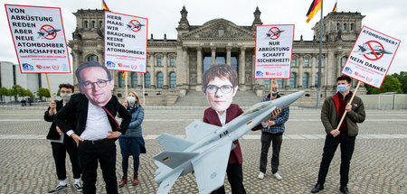 Protestaktion gegen »nukleare Teilhabe« am 7. Mai in Berlin