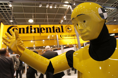 Denkmal des unbekannten Aktionärs? Continental-Stand mit Crash-T...