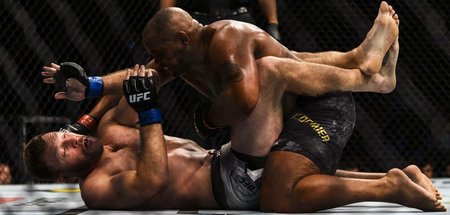 Die zweite Begegnung: Daniel Cormier (oben) gegen Stipe Miocic (...