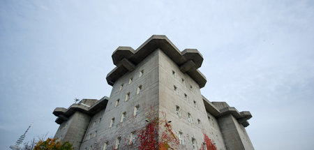 Auch damit kann man Geld verdienen: Der ehemalige Flakturm an de...