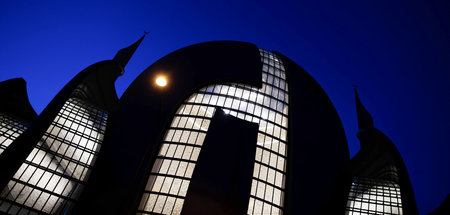 »Teil der Kölner Skyline«: Moschee in Ehrenfeld im Abendlicht »Teil der Kölner Skyline«: Moschee in Ehrenfeld im Abendlicht