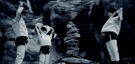 »Aber: Psst!« Szene aus dem Jajaja-Video »Atopia« von 2013