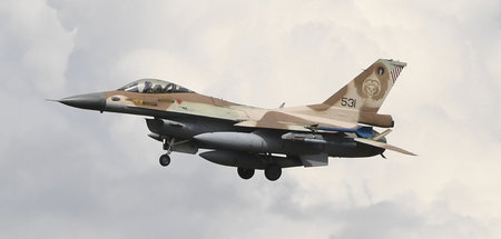 Israelischer »F-16«-Bomber landet auf dem Fliegerhorst Nörvenich...