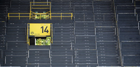 Corona macht’s möglich: Leere Ränge im Dortmunder Stadion vor de...