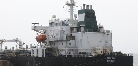 Ziel erreicht: Der iranische Öltanker »Fortune« im Dock der vene...