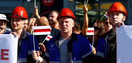 Massenstreiks zwangen zur Einstellung der Gewaltanwendung: Arbei...