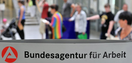 Die Regierung verachtet Erwerbslose: Hartz IV bedeutet Armut per...