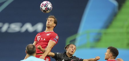 Mit der Dynamik des Unaufhaltsamen: Bayerns Leon Goretzka (l.) ü...