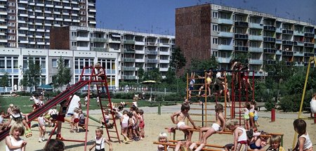 Von wegen Ödnis: Ein Spielplatz in Lütten Klein im Jahr 1976