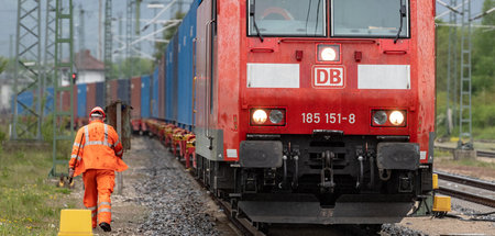 Das Management der Bahn will die Gütersparte für Privatanbieter ...