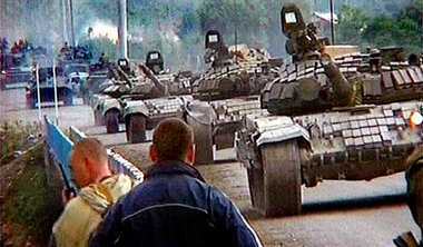 Russische Panzer auf dem Weg nach Tschinwali – sie wollen Moskau...