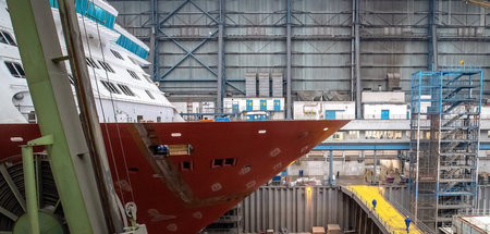 Auch Kreuzfahrtschiffe werden derzeit kaum nachgefragt: Montage ...