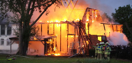 Angezündetes Haus in Grasleben am 25. Mai: Behörde untersucht Zu...