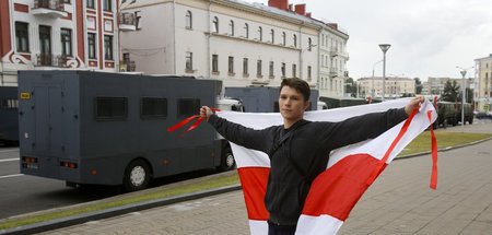 Regimechange mit westlicher Unterstützung: Demonstrant der Oppos