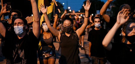 »Hände sind oben, nicht schießen!«: Protestierende am Mittwoch i...