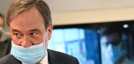 Das Tragen von Mund-Nasen-Schutz ist anstrengend: NRW-Ministerpr